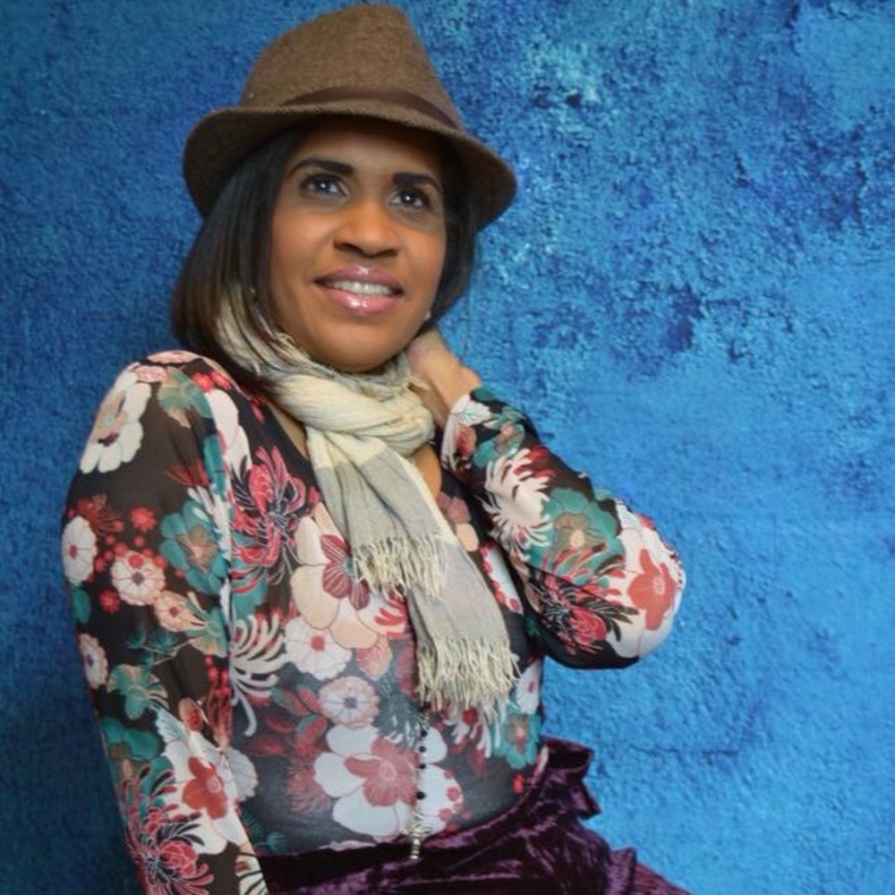 Meet your Posher, Migdalia